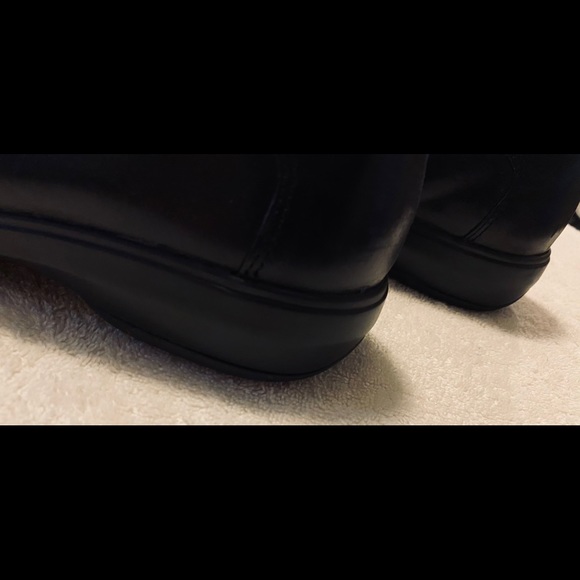 Brand New Super High Quality Loafers By COLE HAAN - box 57 - Picture 2 of 2